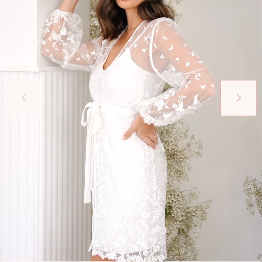 Le Rose Boutiques Maya Lace Robe - size XS/S, worn once